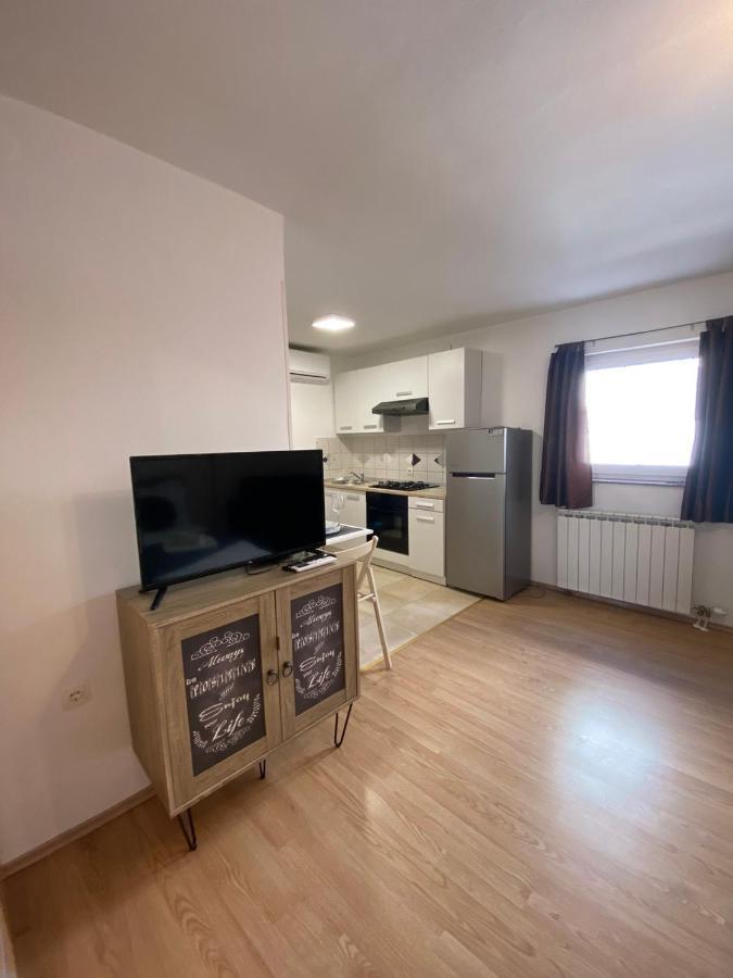 Apartman Hana U Blizini Automotodroma Grobnik I Kostrenski Plaza Кострена Экстерьер фото