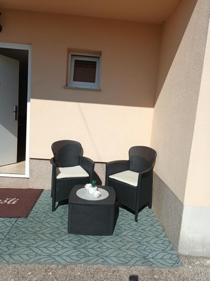 Apartman Hana U Blizini Automotodroma Grobnik I Kostrenski Plaza Кострена Экстерьер фото